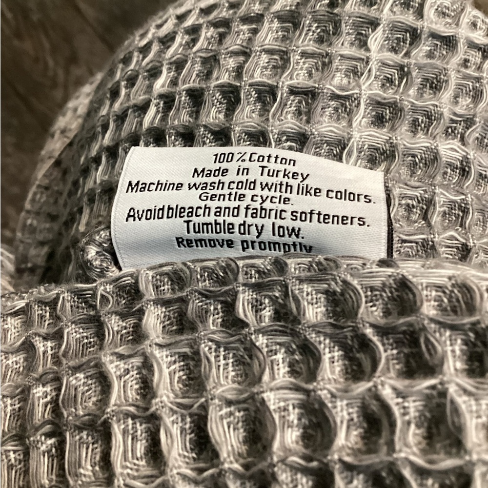 💥PRICE DROP💥 Waffle Robe (2) - Picture 8 of 8